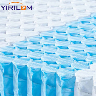 Primavera de bolsillo de colchón blanco/azul con embalaje comprimido y enrollado para facilitar el envío