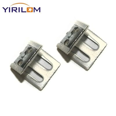 Buen precio Clip de resorte recubierto de zinc de 4 agujeros para sofá con tapa de plástico para fijar los muebles de forma segura en línea