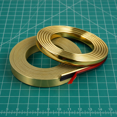 Buen precio Banda de banda de borde de PVC de oro con acabado metálico mate 13 mm de ancho 2.8 mm de altura para recubrimiento de bordes de muebles en línea